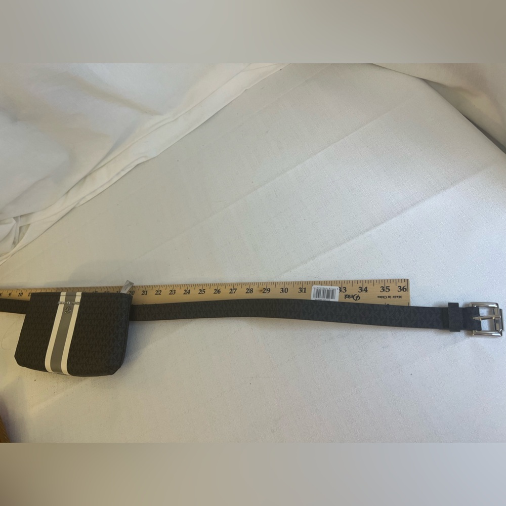 Michael Kors belt bag - Picture 3 of 12